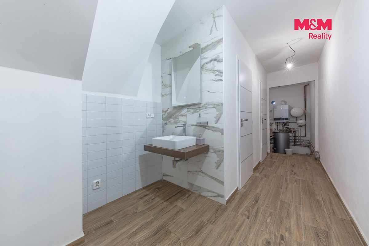 Pronájem komerční nemovitosti 57 m² – fotografie 3