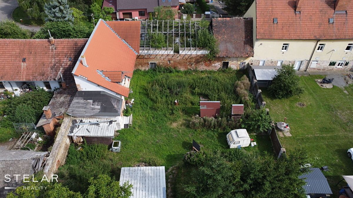 Prodej rodinného domu 260 m², pozemek 1419 m² – fotografie 2