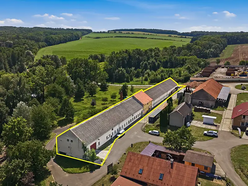 Prodej výrobní haly, prostoru 2200 m², Věžky – náhled fotky 1