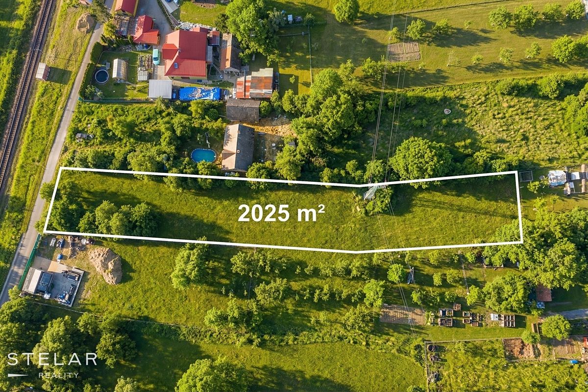 Prodej stavebního pozemku 2025 m²