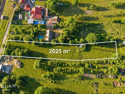 Prodej stavebního pozemku 2025 m²
