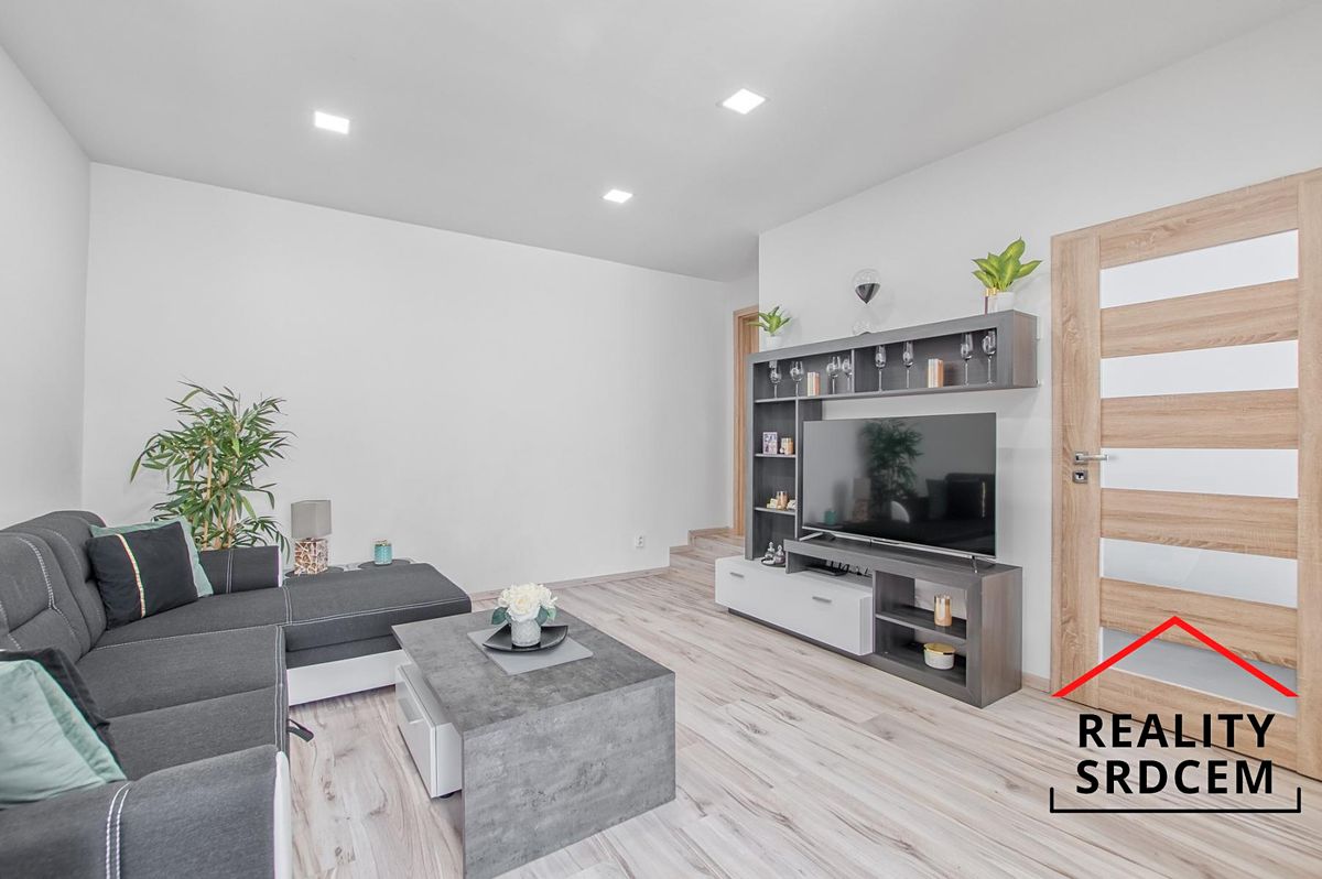 Pronájem bytu 2+kk 46 m² – fotografie 2