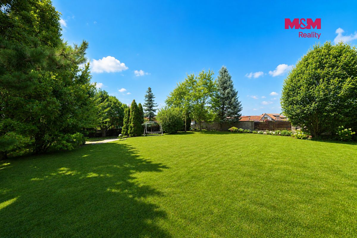 Prodej rodinného domu 206 m², pozemek 1089 m² – fotografie 3