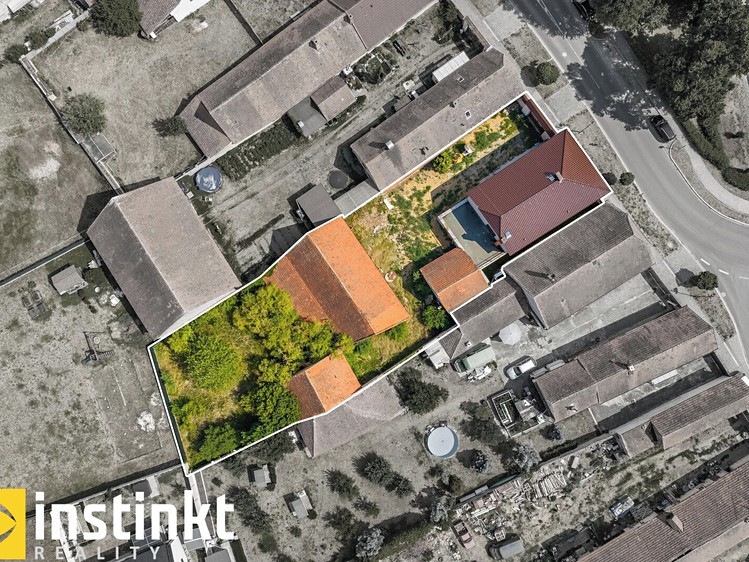 Haus zum Kauf, 220 m² (2 von 43)