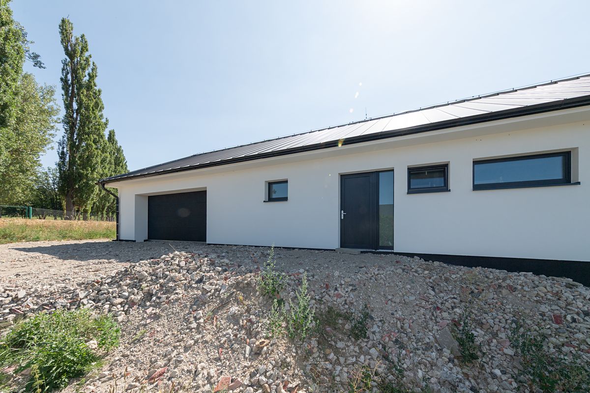 Prodej rodinného domu 211 m², pozemek 1484 m² – fotografie 4