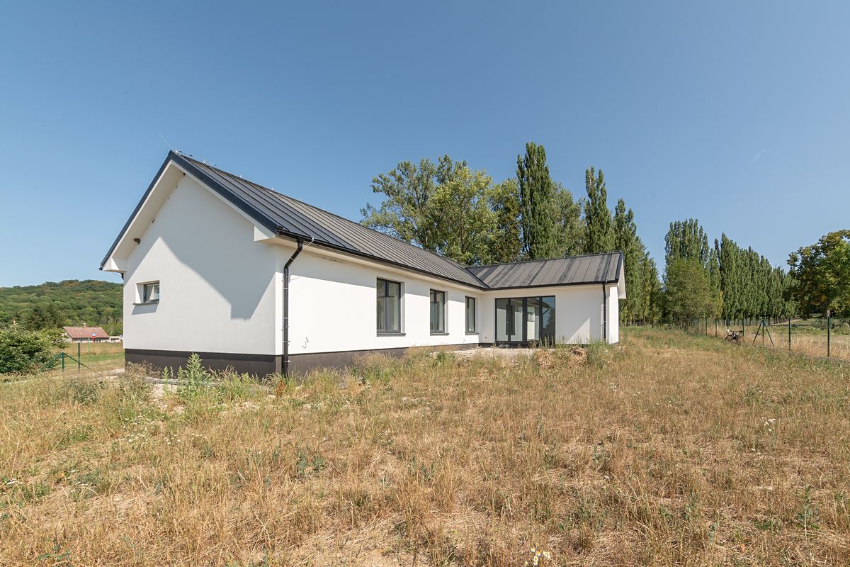 Prodej rodinného domu 211 m², pozemek 1484 m²