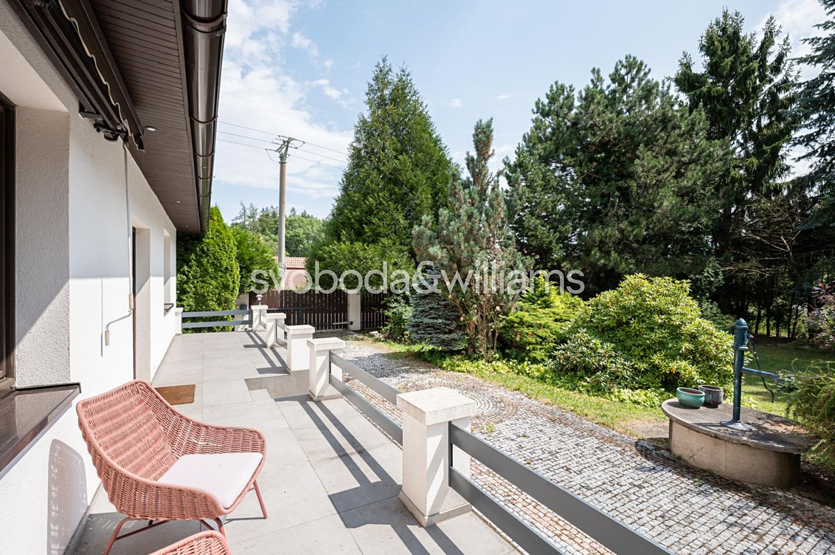 Prodej rodinného domu 160 m², pozemek 1061 m² – fotografie 3