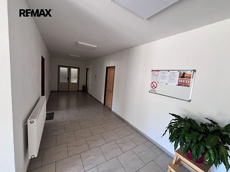 Комерційне приміщення в оренду, 1 100 м² (11 з 27)