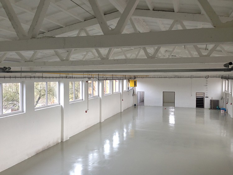 Pronájem komerčního prostoru, 400 m² (1 z 9)