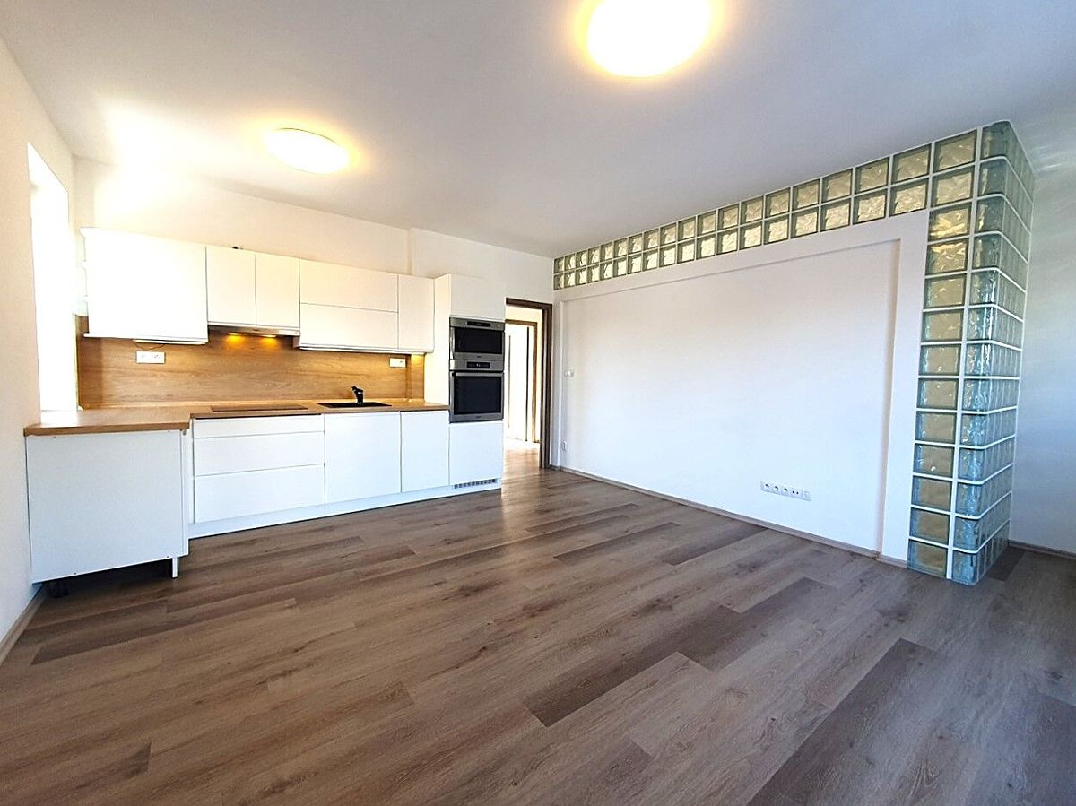 Pronájem bytu 3+kk 66 m²