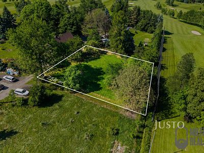 Prodej stavebního pozemku 1758 m²