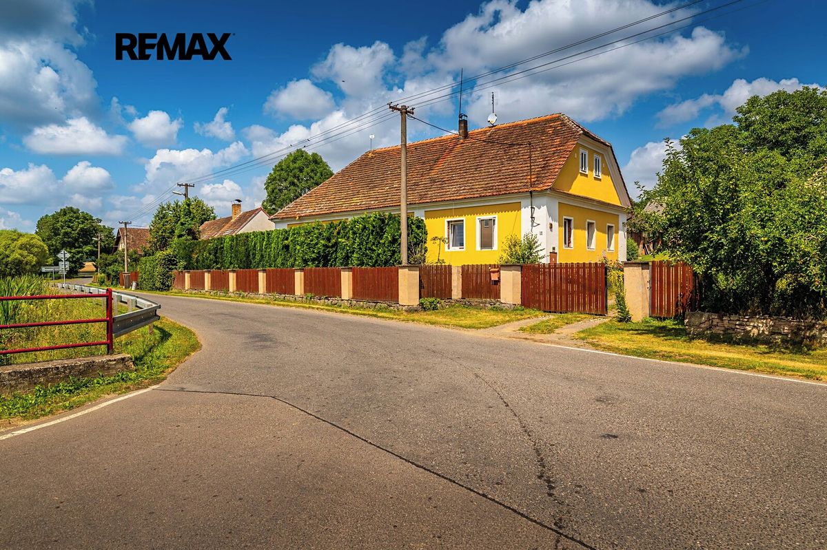 Prodej rodinného domu 250 m², pozemek 4545 m² – fotografie 5