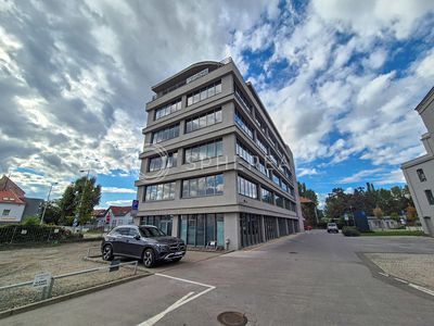 Pronájem kanceláře 397 m²