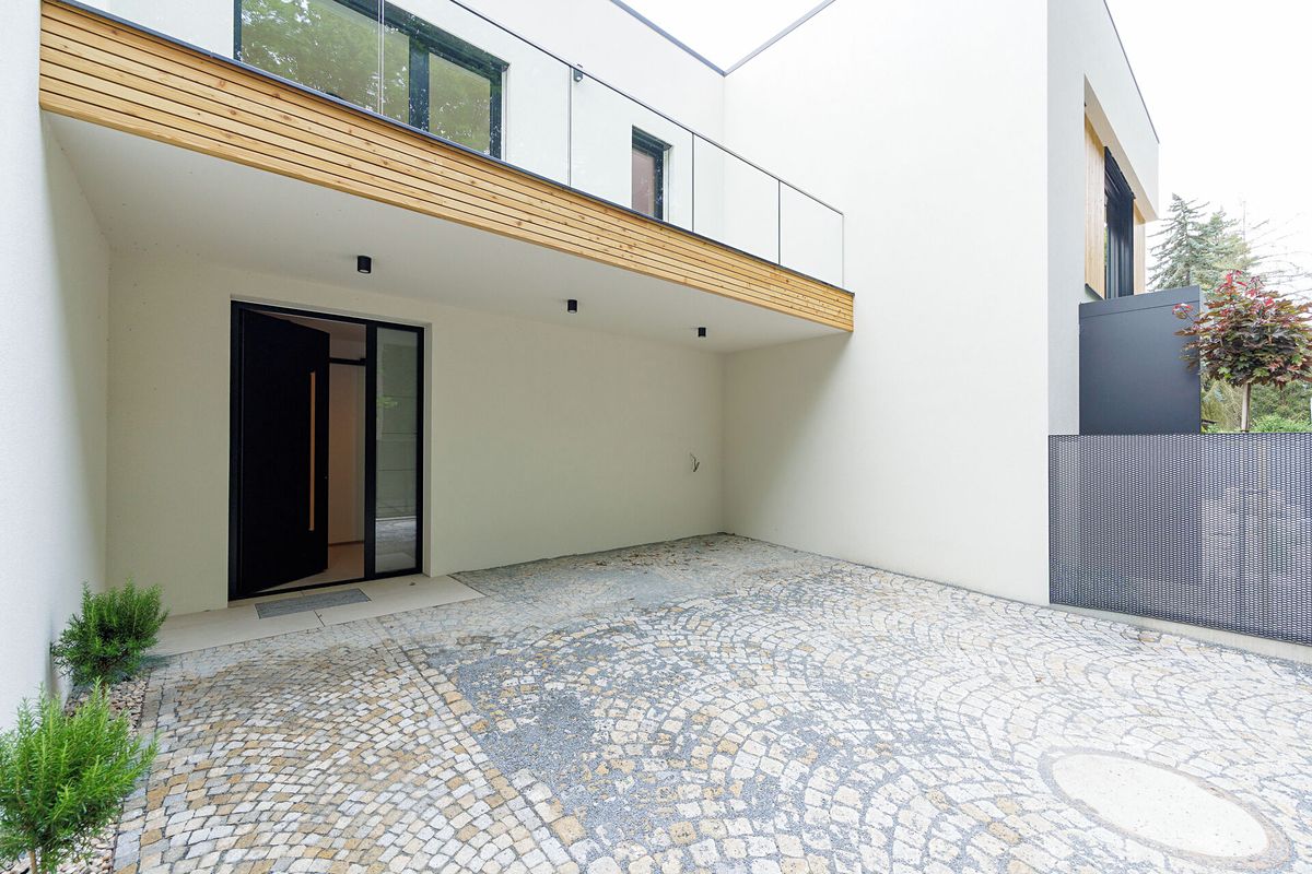 Prodej rodinného domu 144 m², pozemek 175 m² – fotografie 3