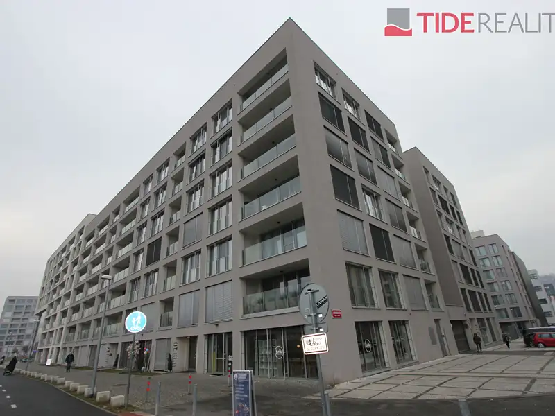 Pronájem bytu 4+kk 95 m², Praha – náhled fotky 1