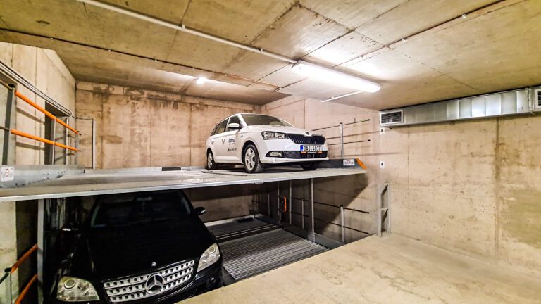 Pronájem garážového stání 15 m²