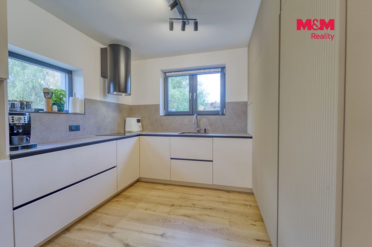 Prodej rodinného domu 144 m², pozemek 545 m² – fotografie 2