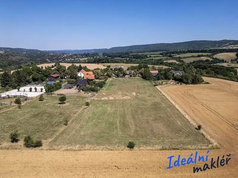 Prodej stavebního pozemku 1593 m², Svinaře – náhled fotky 1