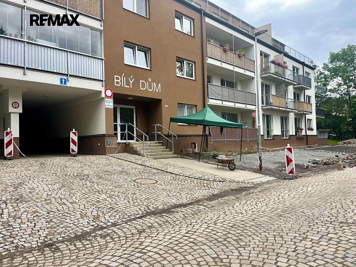Pronájem bytu 4+kk 93 m²