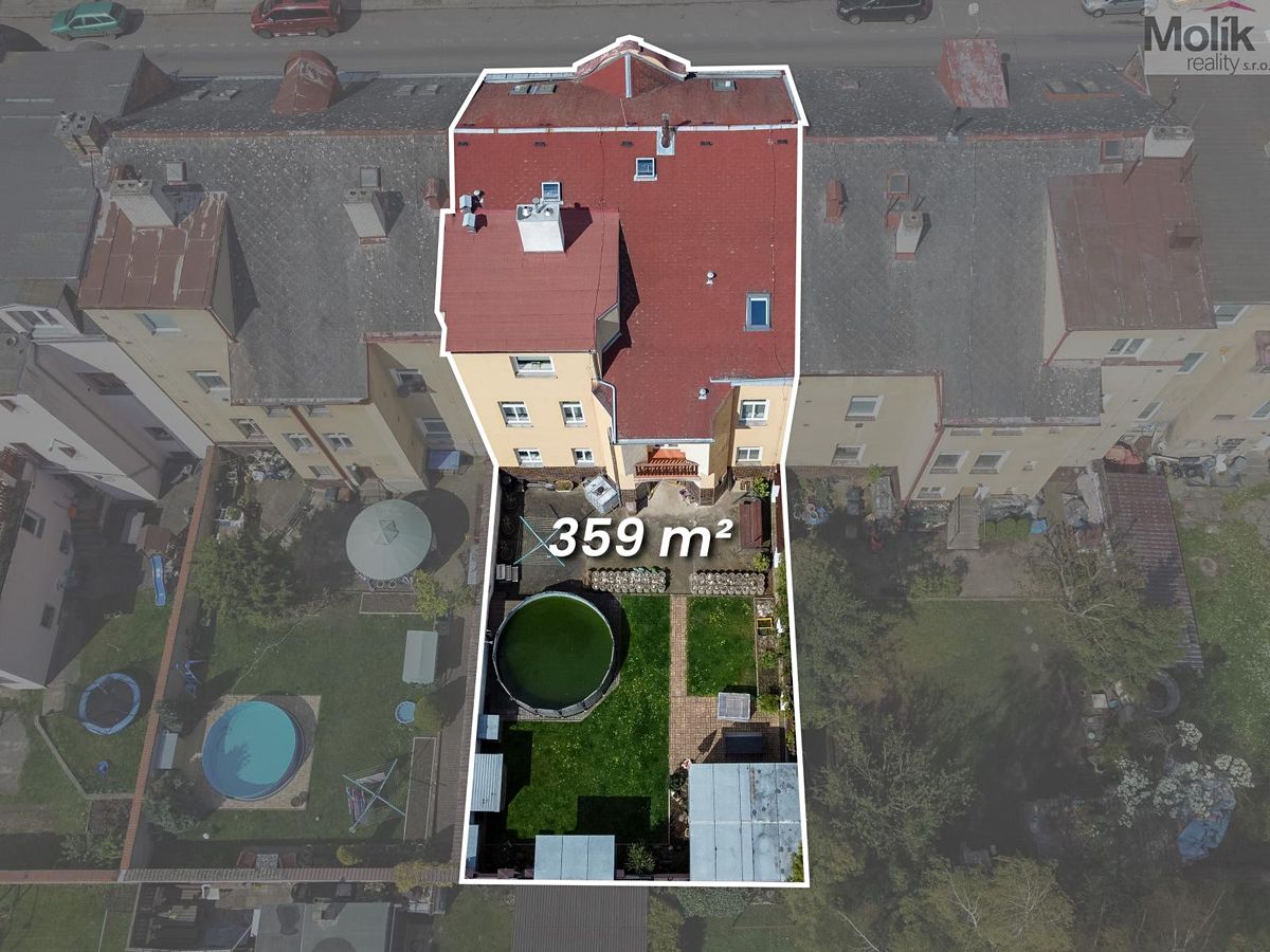 Prodej rodinného domu 330 m², pozemek 359 m² – fotografie 2