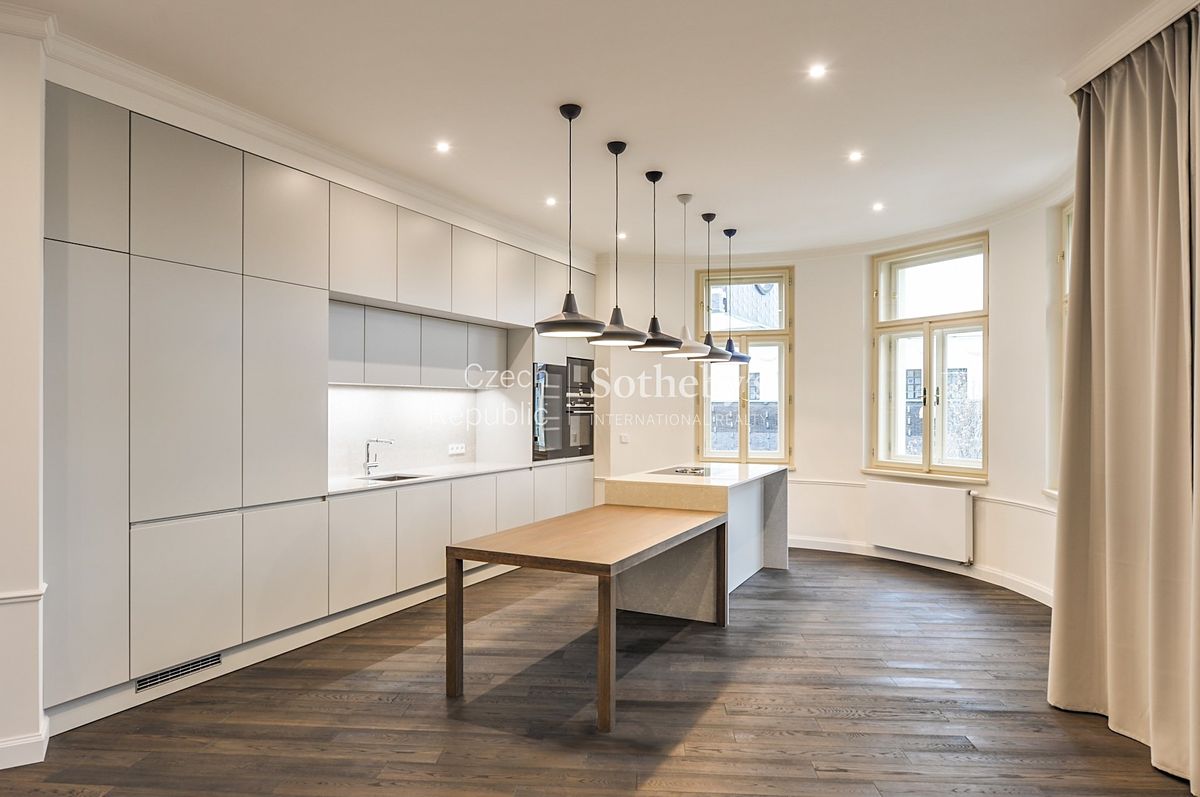 Pronájem bytu 4+kk 167 m², Praha – fotka 1 z 3