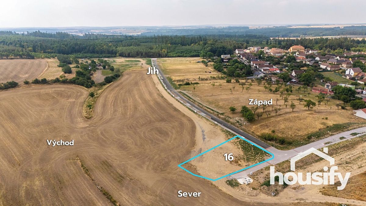 Prodej stavebního pozemku 943 m² – fotografie 3