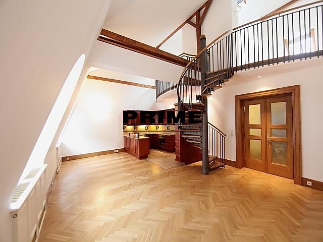 Pronájem bytu 4+kk 195 m²