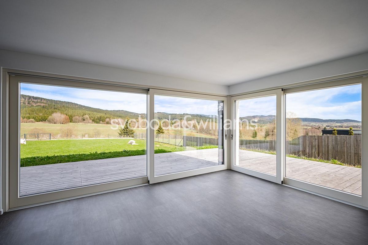 Prodej rodinného domu 233 m², pozemek 2098 m²