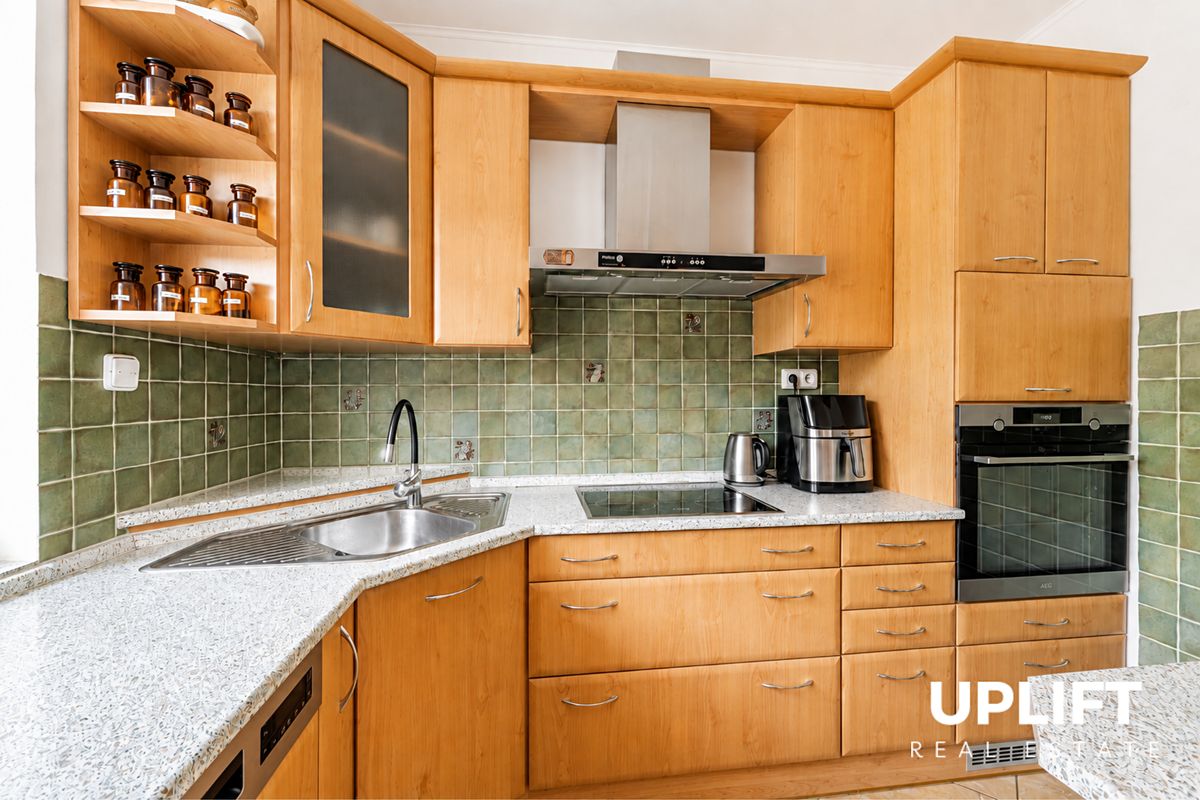 Prodej rodinného domu 225 m², pozemek 1401 m² – fotografie 5