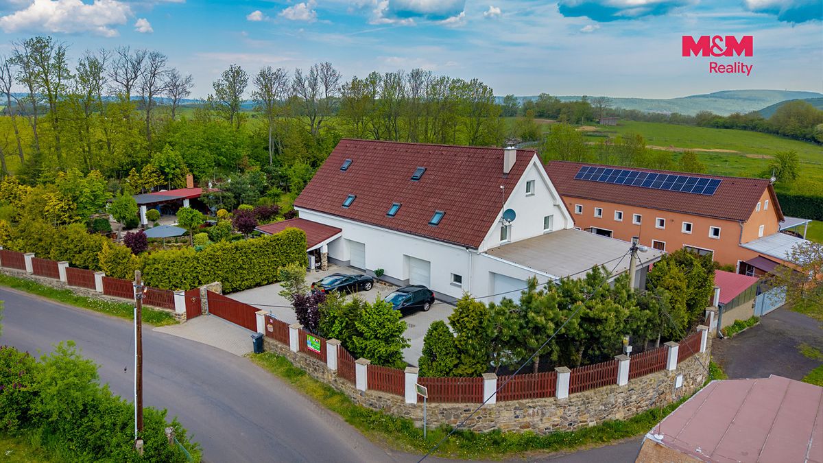 Prodej rodinného domu 232 m², pozemek 2555 m² – fotografie 4