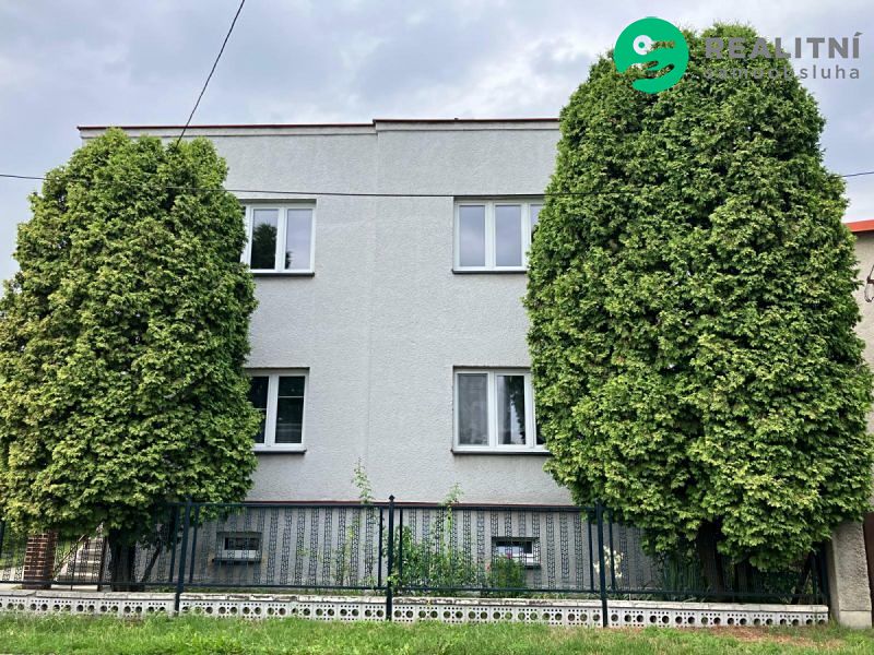 Prodej rodinného domu 254 m², pozemek 1166 m² – fotografie 2