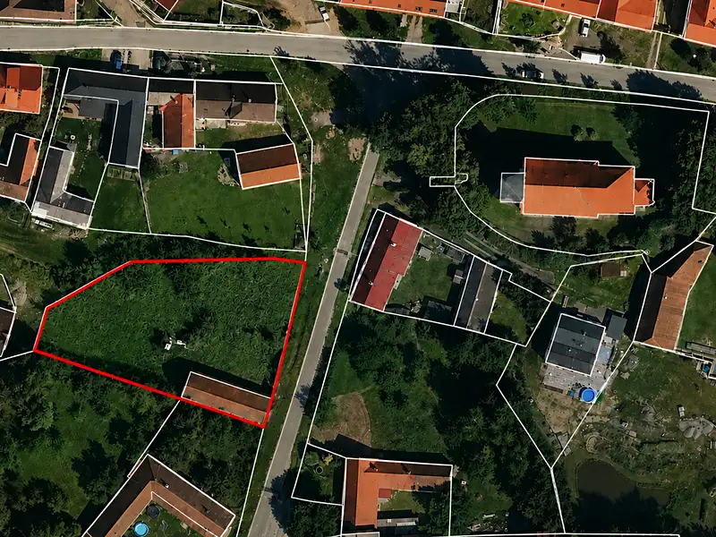 Prodej stavebního pozemku 1695 m², Senožaty – náhled fotky 1