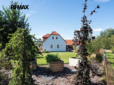 Haus zum Kauf, 310 m² (2 von 60)