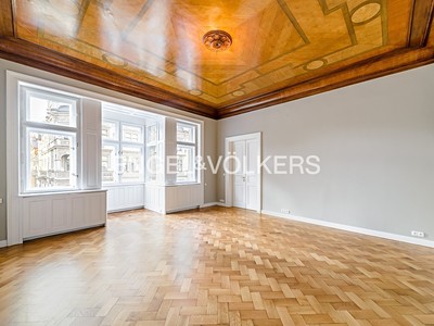 Pronájem bytu 6 pokojů a více 295 m²