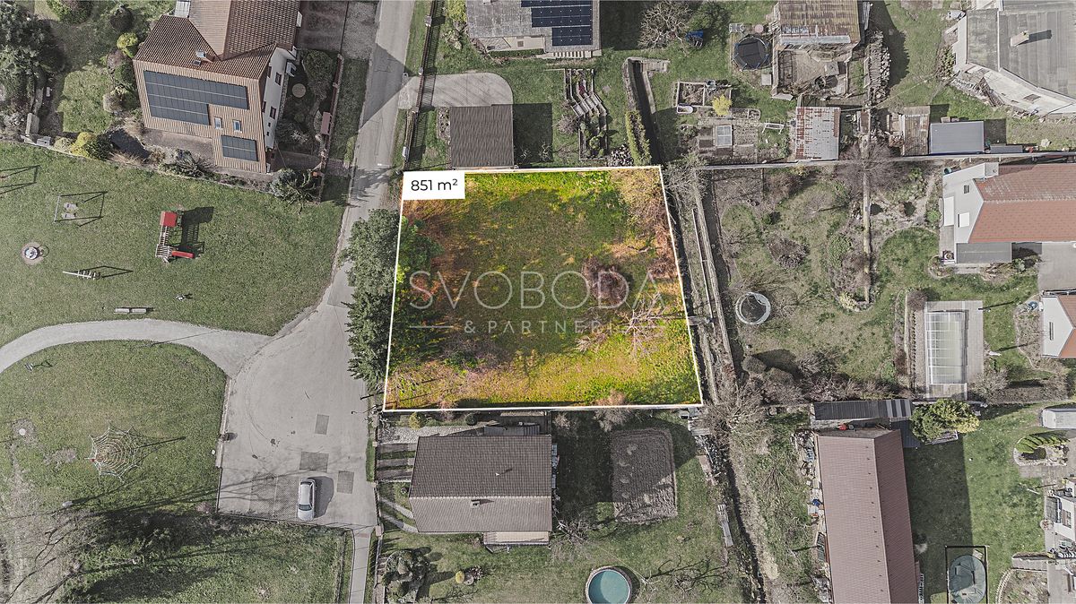 Prodej stavebního pozemku 851 m²