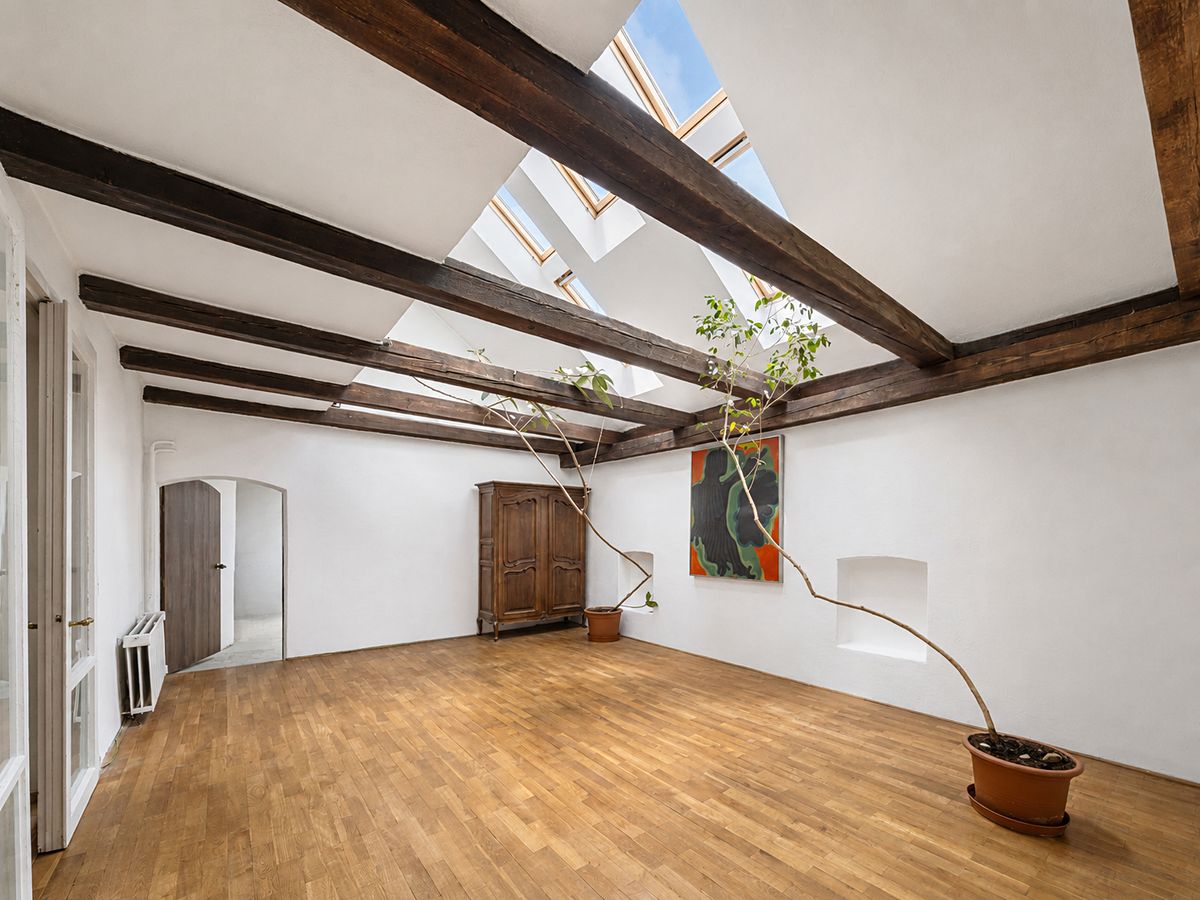 Prodej bytu 6 pokojů a více 143 m²