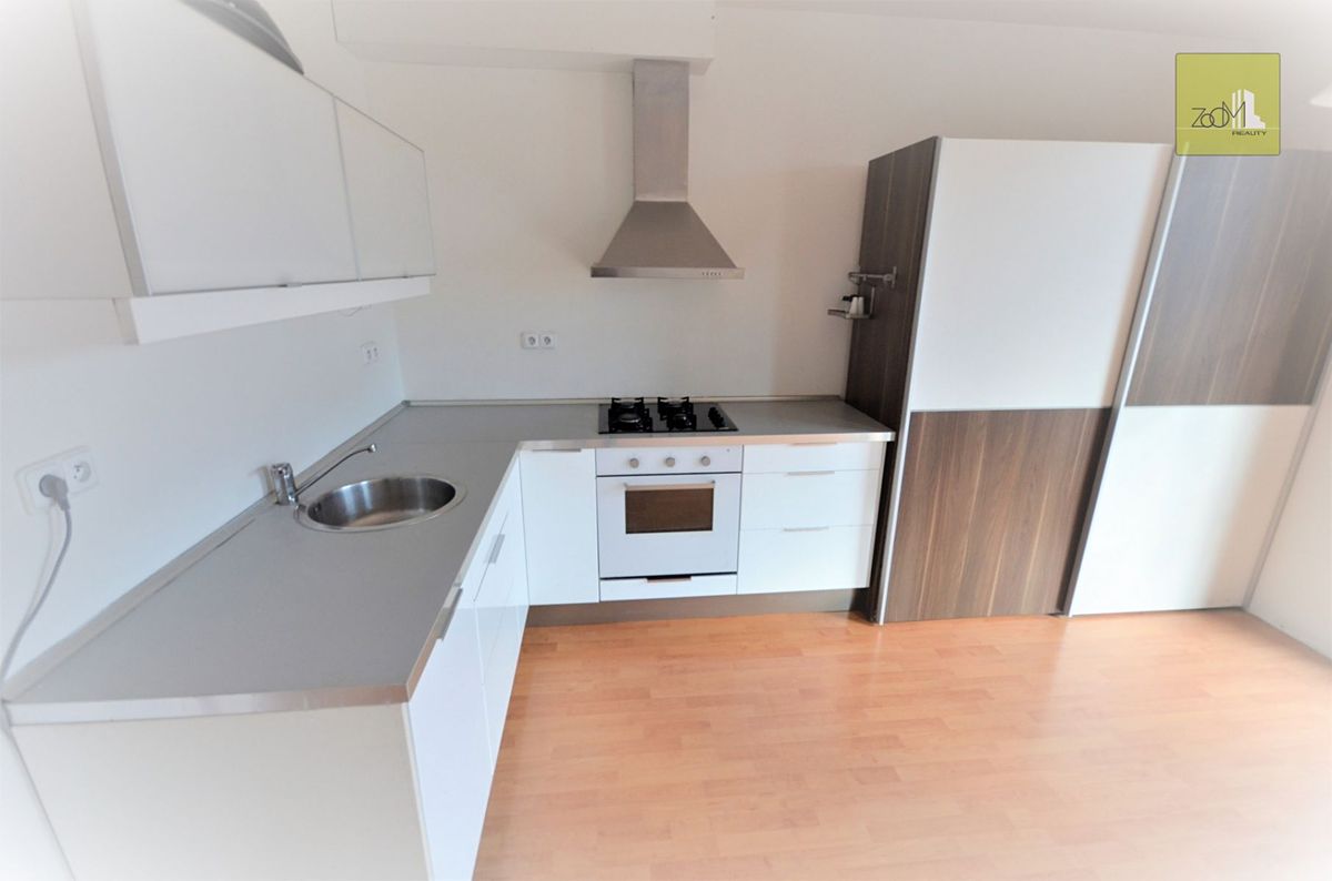 Pronájem bytu 1+kk 42 m² – fotografie 2