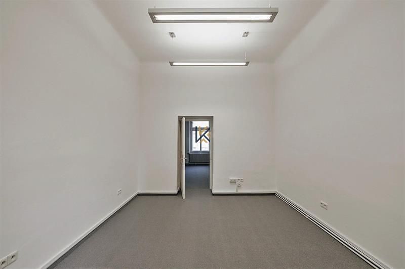 Pronájem kanceláře 228 m² – fotografie 5