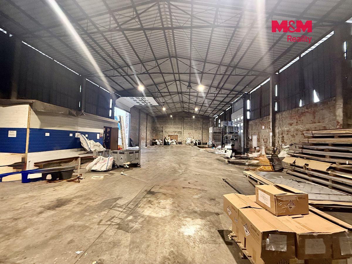 Pronájem skladového prostoru 556 m² – fotografie 2