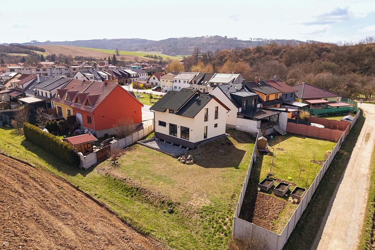 Prodej rodinného domu 126 m², pozemek 612 m² – fotografie 3