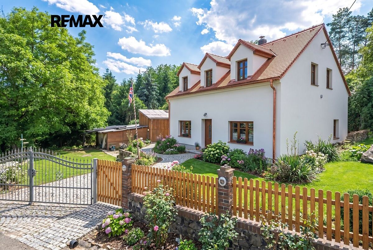 Prodej rodinného domu 256 m², pozemek 256 m²