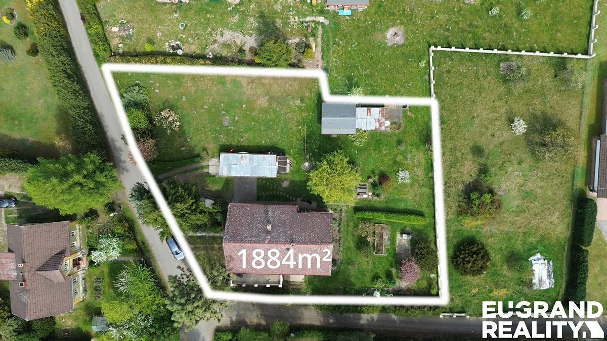 Prodej rodinného domu 350 m², pozemek 1184 m² – fotografie 2