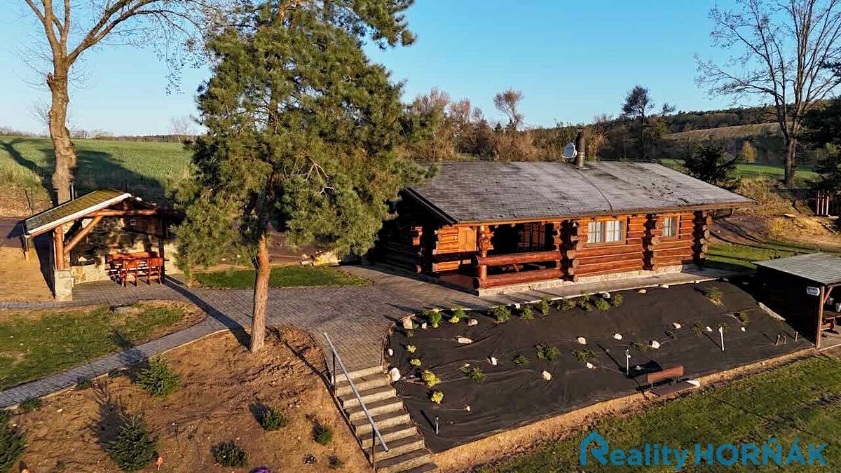 Prodej rodinného domu 293 m², pozemek 3428 m² – fotografie 2