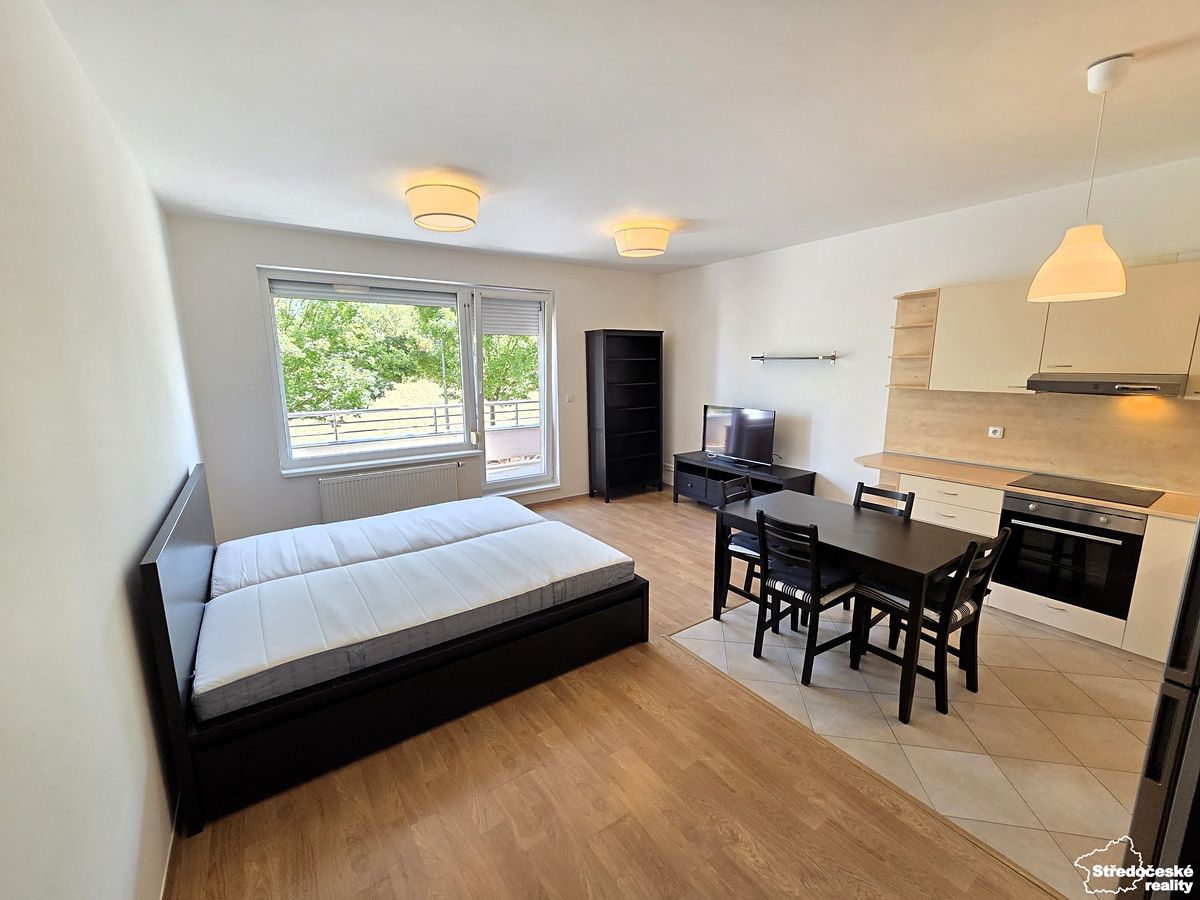 Pronájem bytu 1+kk 35 m²