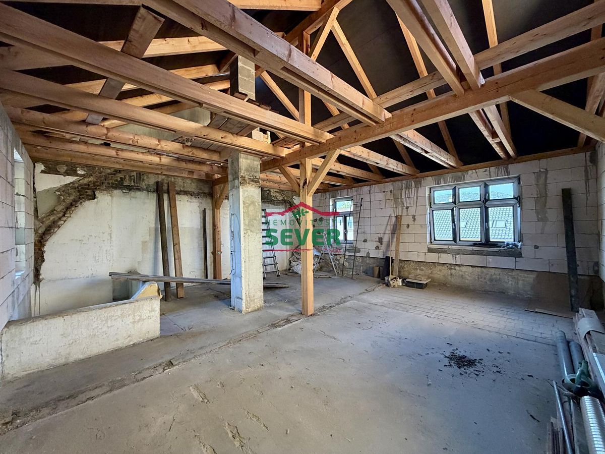 Prodej rodinného domu 138 m², pozemek 1143 m² – fotografie 2