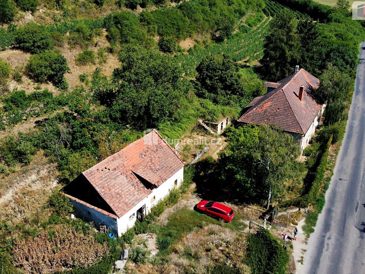 Haus zum Kauf, 300 m² (2 von 28)