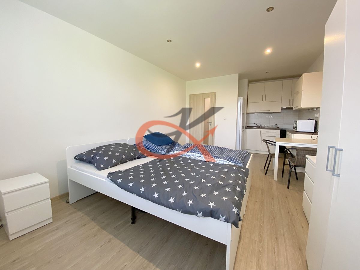 Pronájem bytu 1+kk 28 m²
