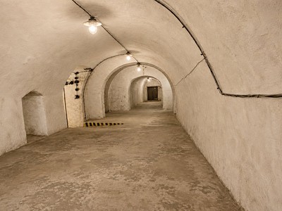 Комерційне приміщення в оренду, 683 м² (3 з 21)
