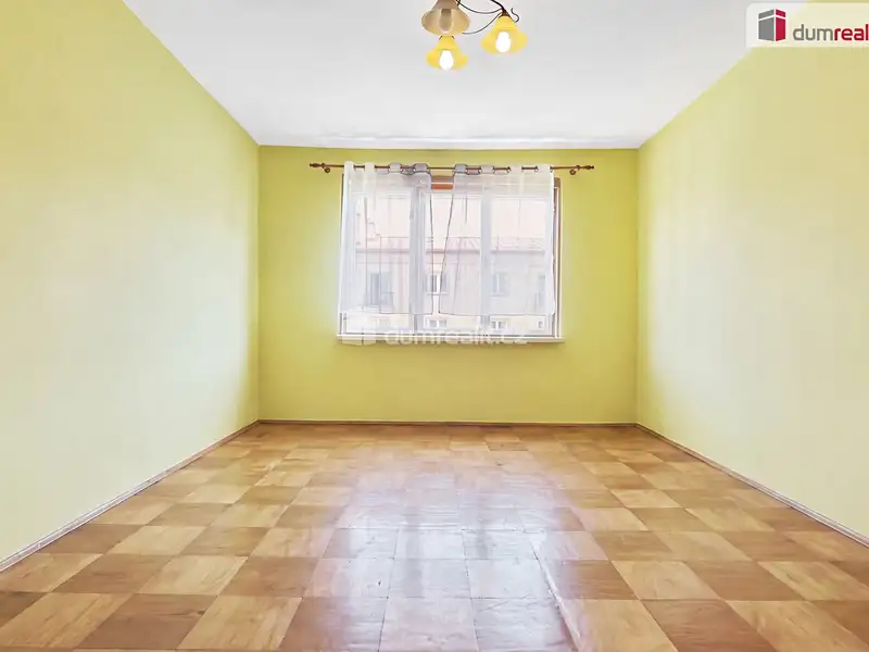 Prodej bytu 2+1 71 m², Ostrov – náhled fotky 2