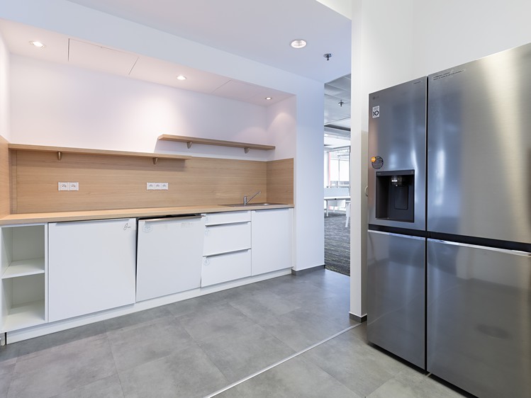 Комерційне приміщення в оренду, 1 551 м² (8 з 12)